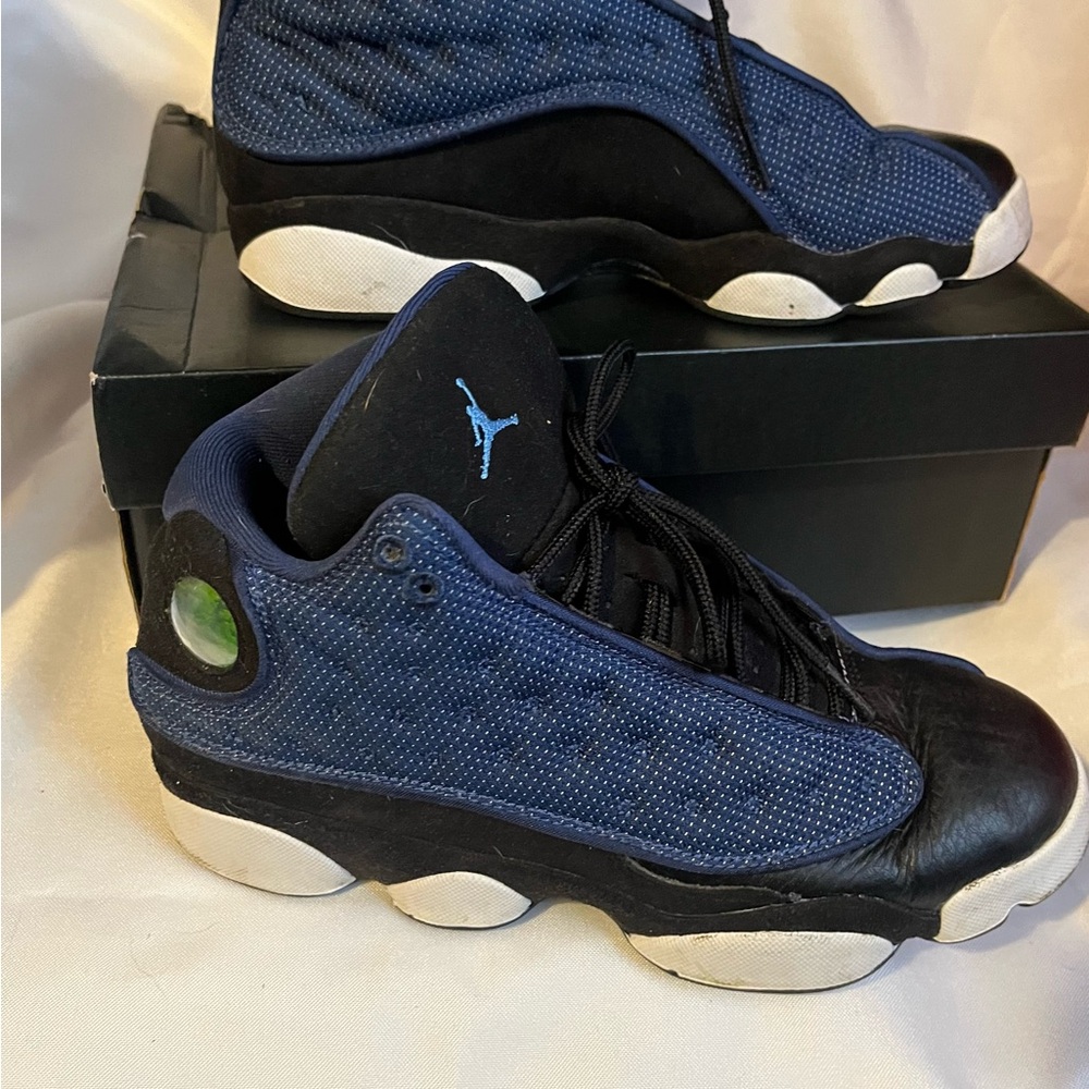 Air Jordan 13 Retro sneaks in youth size 7, gently used